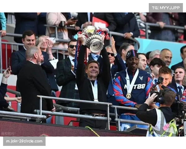 水晶宫客场韧性十足，格拉斯纳防守组织渐入佳境